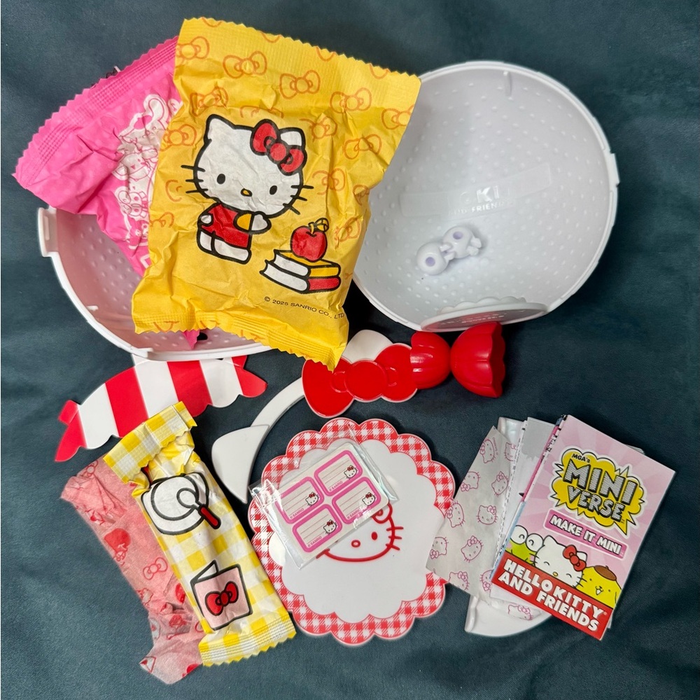 Miniverse Make it Mini Hello Kitty and Friends